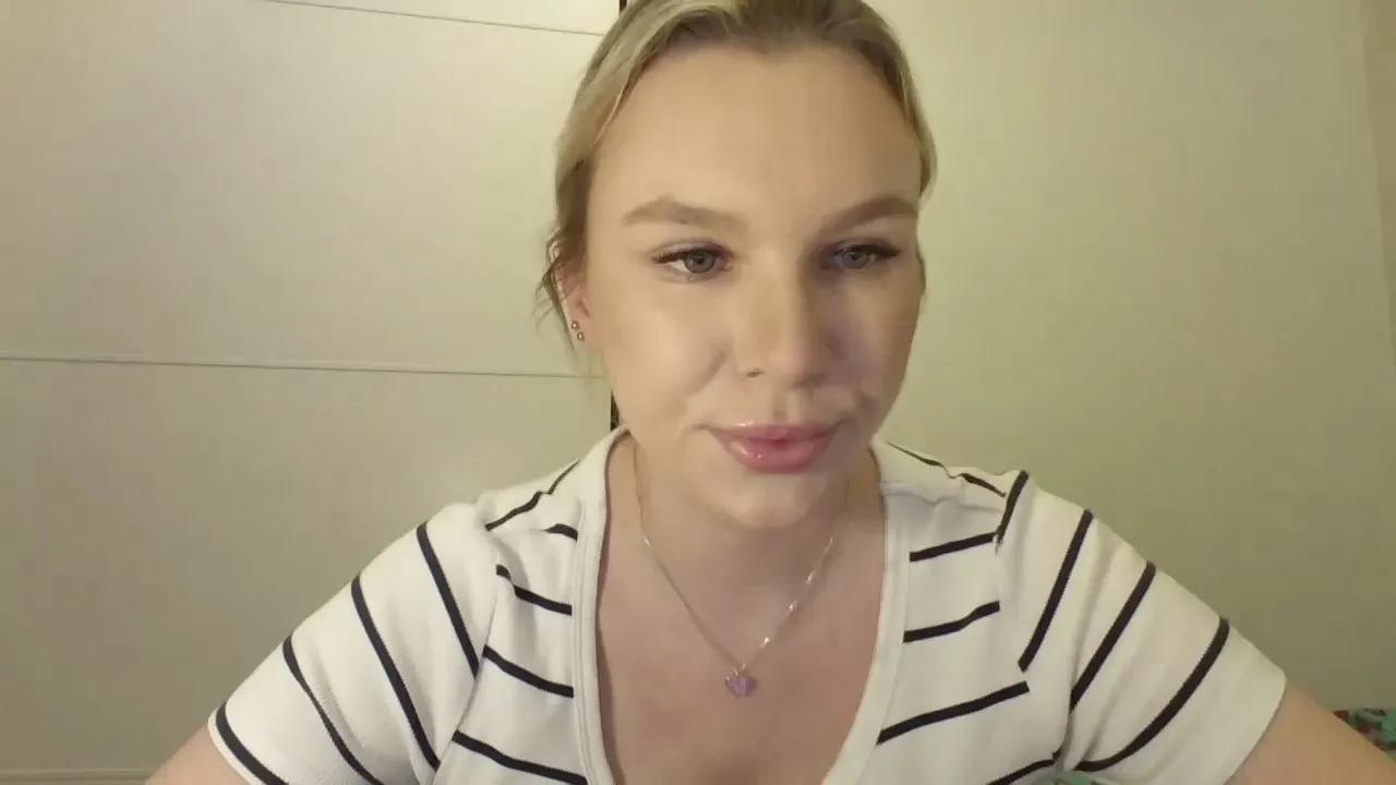 Offline SadieDesire on Cam4