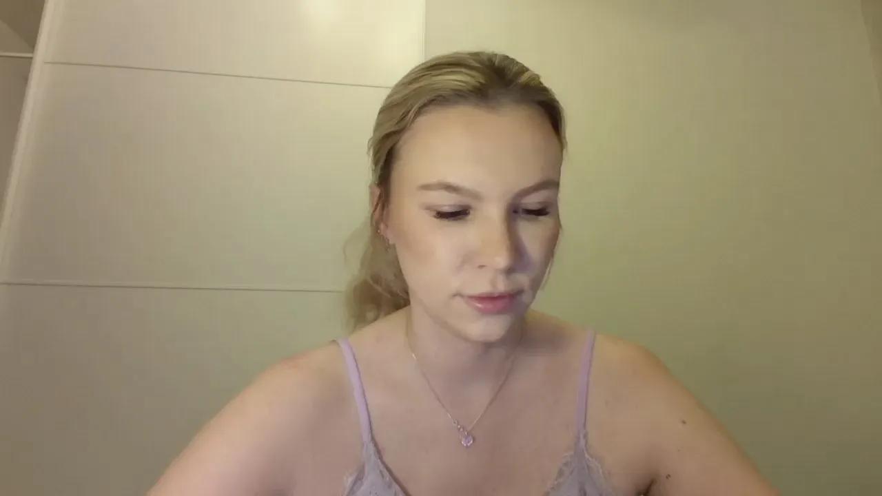 Offline SadieDesire on Cam4