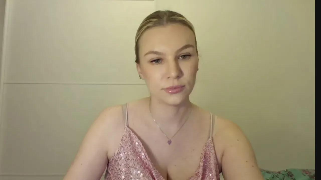 Offline SadieDesire on Cam4