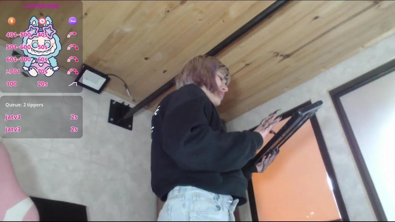 Offline sally23_ on Cam4