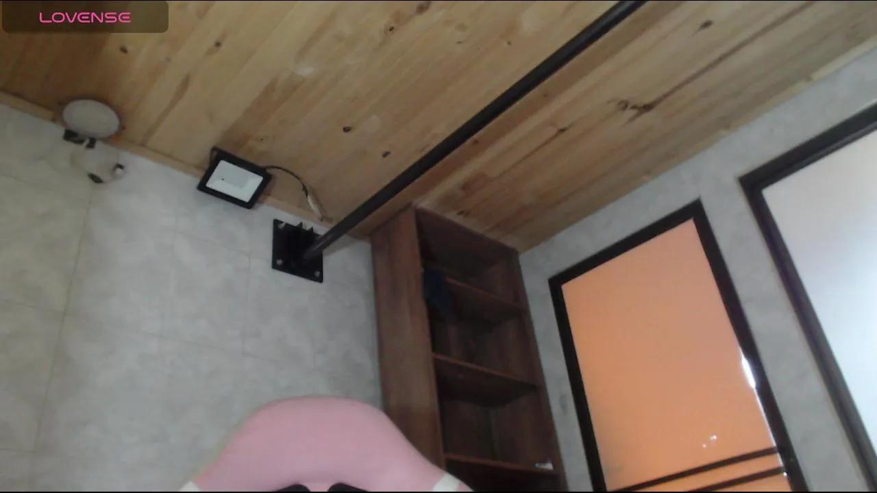 Offline sally23_ on Cam4