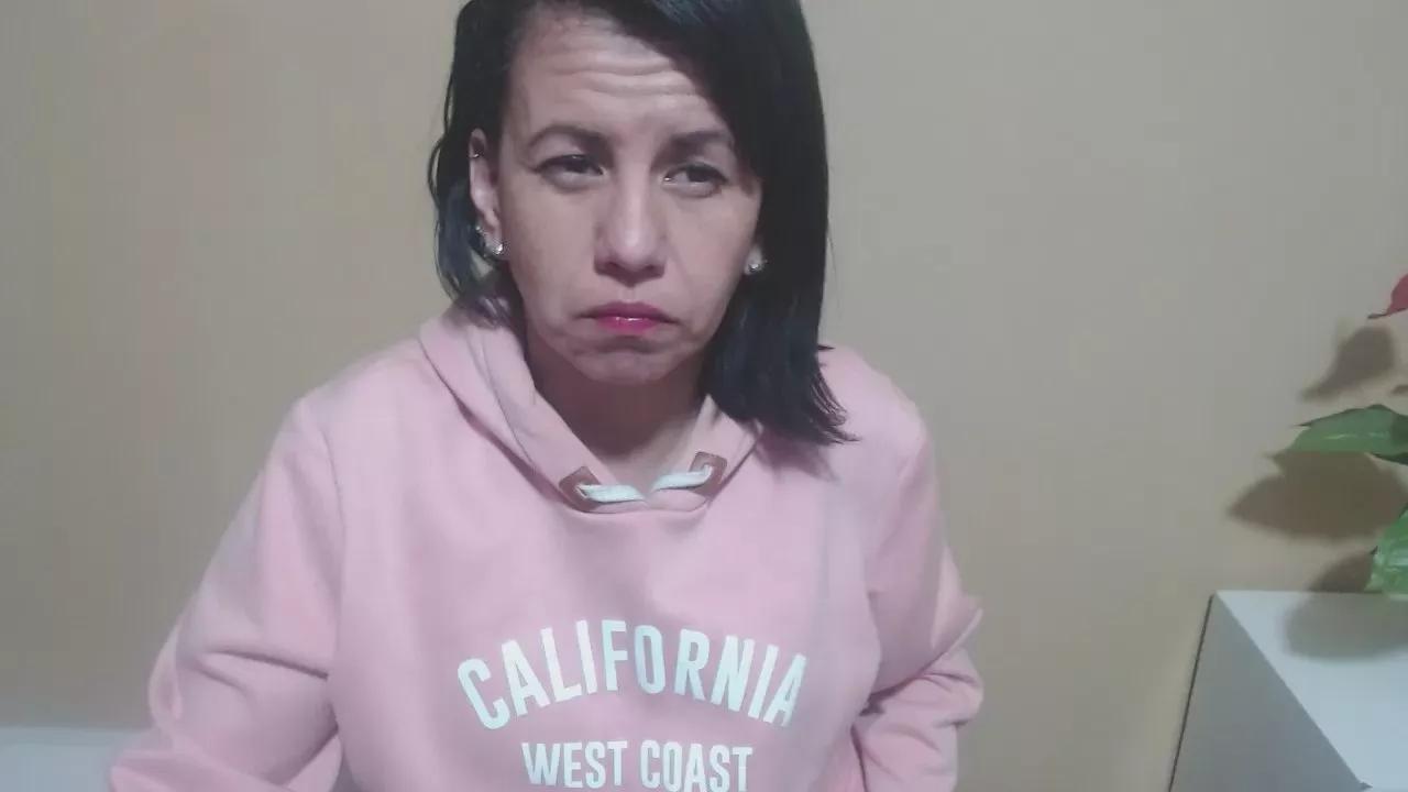 SamanthaRedsx21 on Cam4 