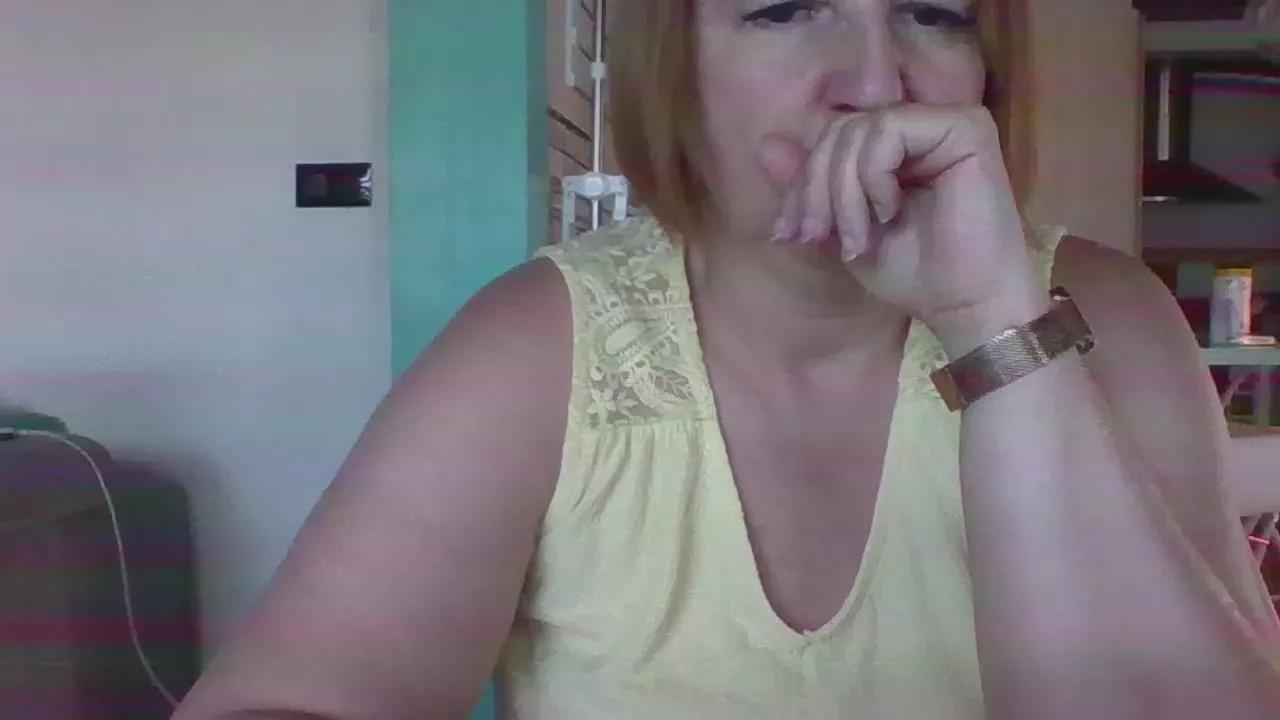 Offline SandElle on Cam4