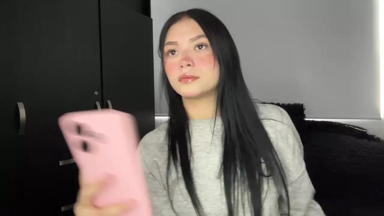 Saraandelchota on Cam4 