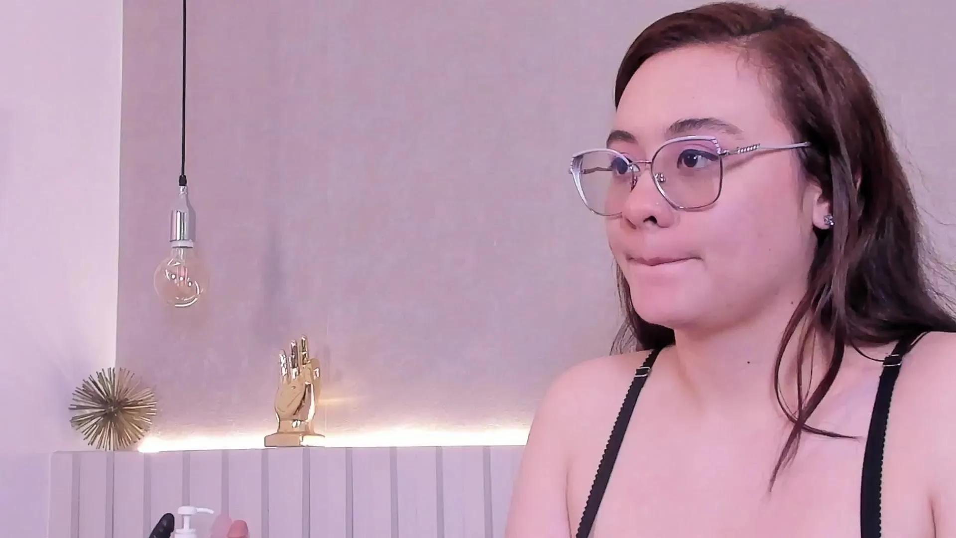 saraandelliee on Cam4 