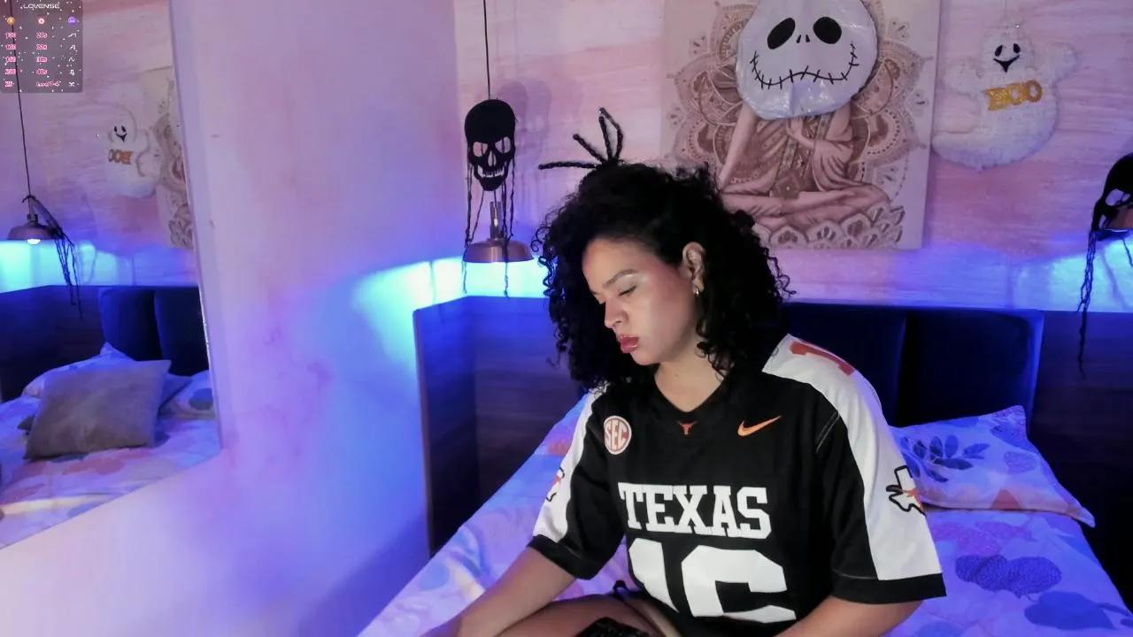 Sarah_Stone1 —  #pussy #blowjob #striptease #C2C #feet #spanking #amateur