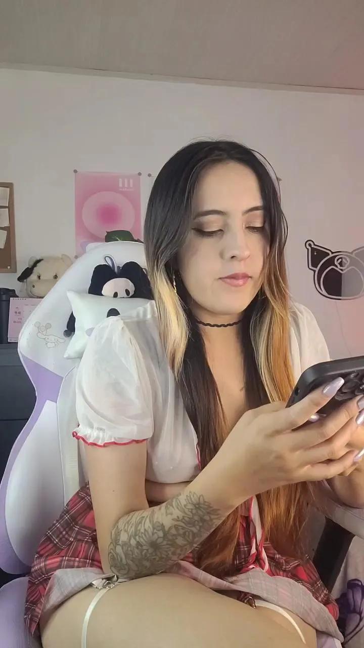 SarahRusso on Cam4 