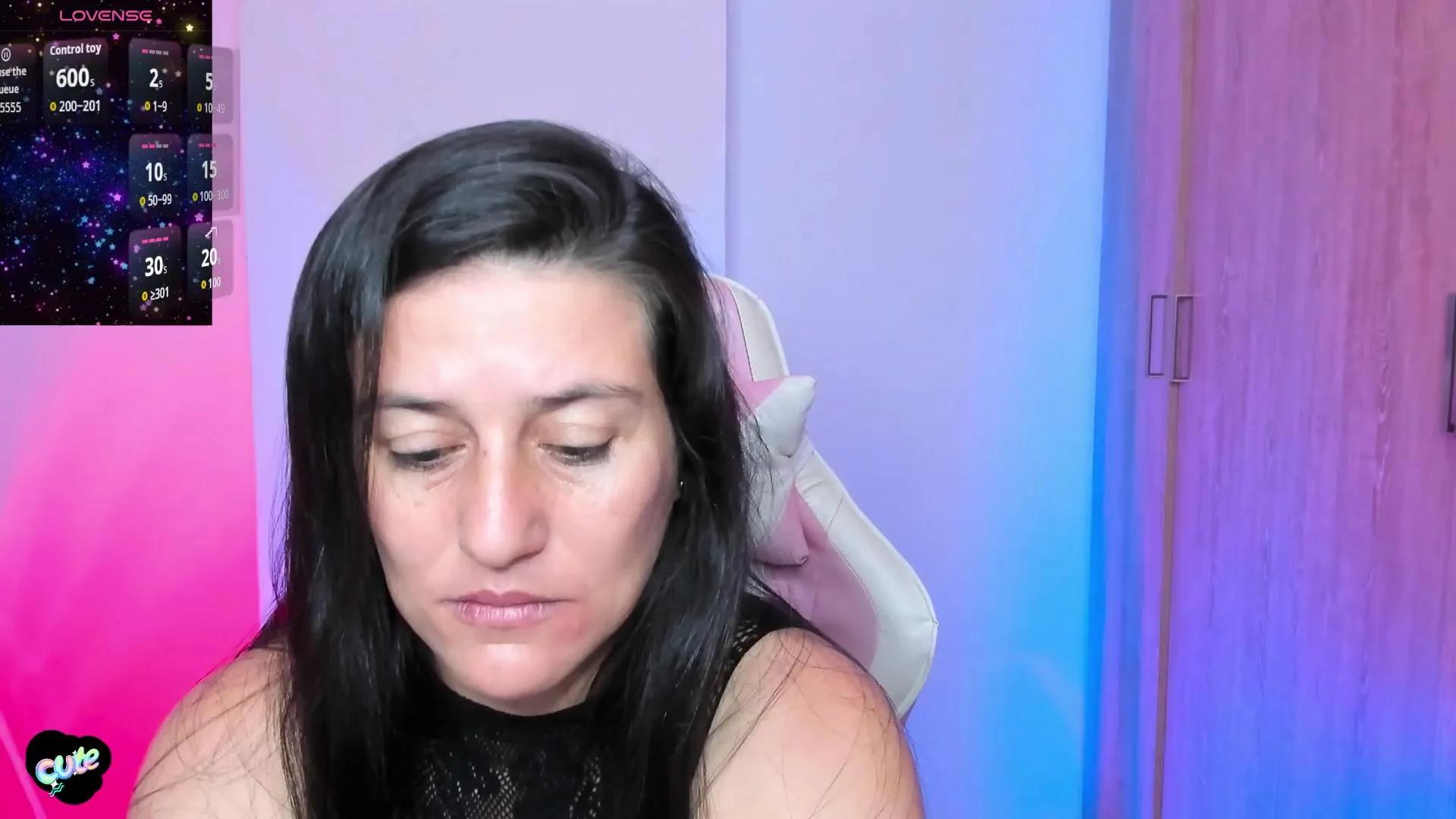 Saskyaa on Cam4 