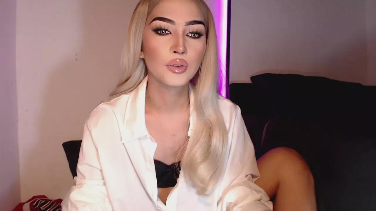 Offline scarletwhitex on Cam4