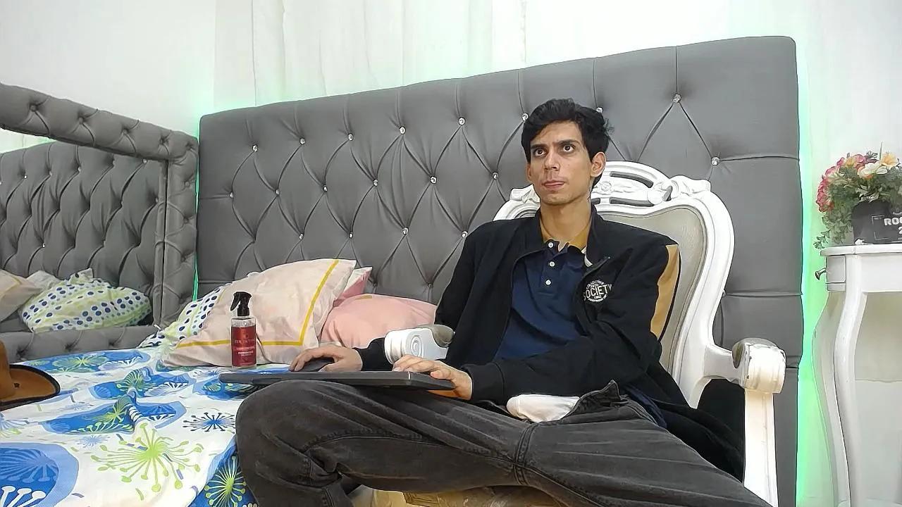 Offline Sebalexis7 on Cam4