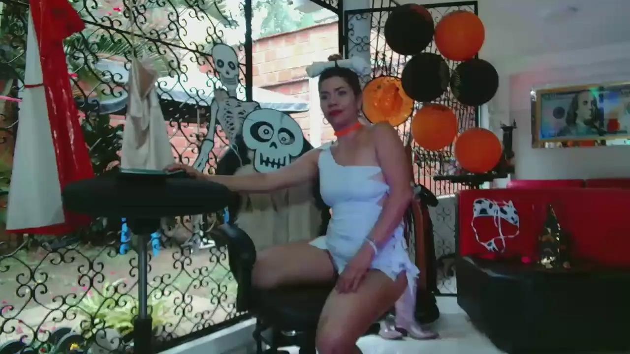 sexy_girl_hot_ —  #pee #milk #analtoys #bigass #anal #masturbation #cute