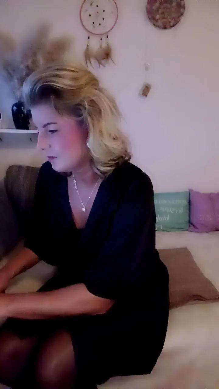 sexyhotDom — Freechat on Cam4