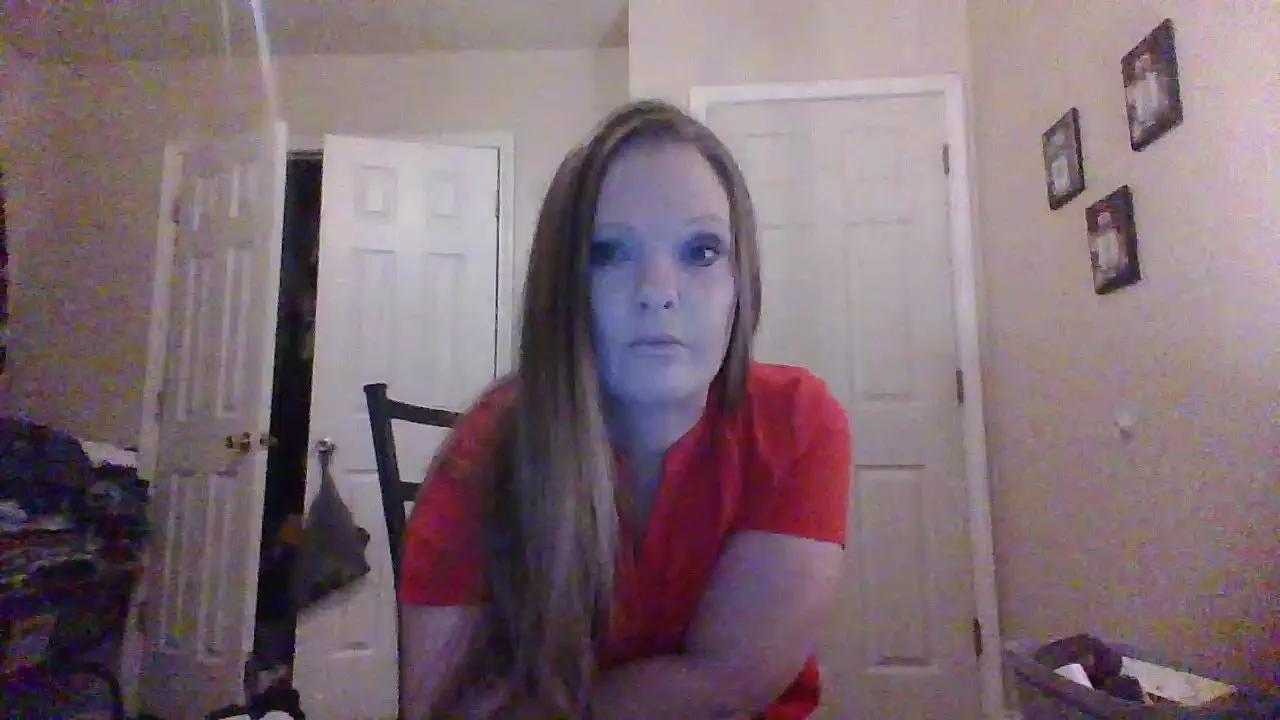 Sexymarie82 —  #amateur #smoke #striptease #pawg