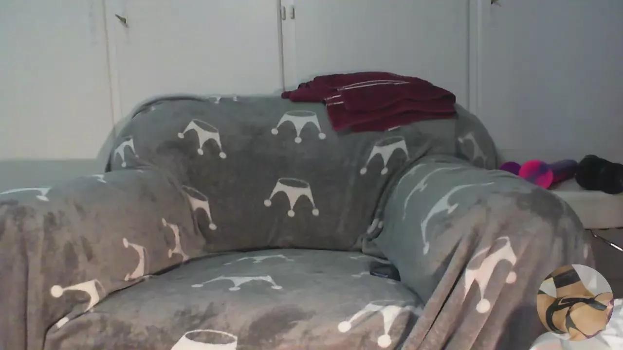 Offline Sexymilf73 on Cam4