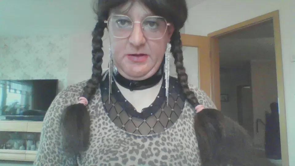 Offline sexynadine89 on Cam4