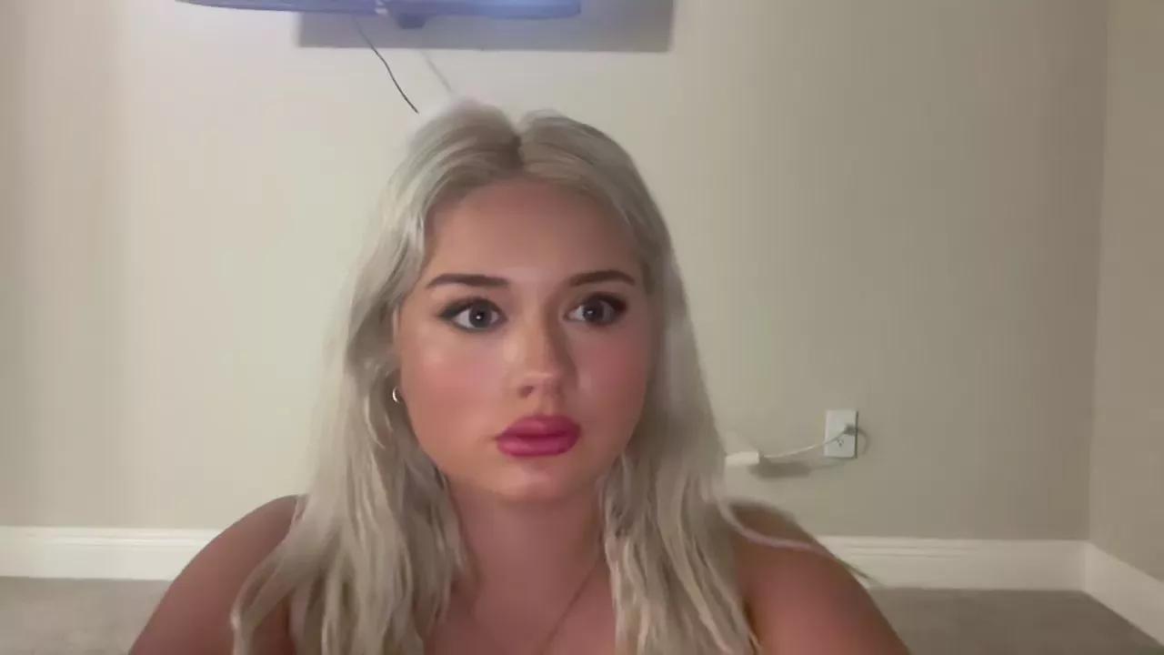 sexyybrat on Cam4 