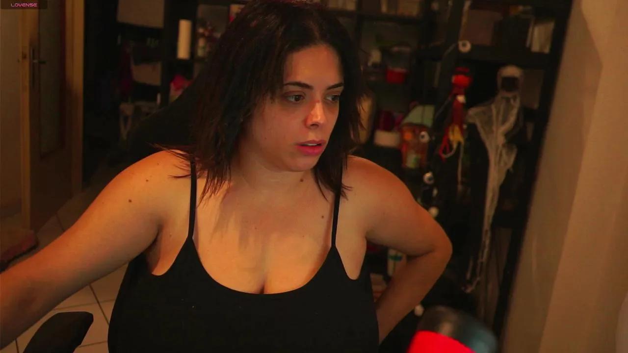 Offline sharonurbex on Cam4
