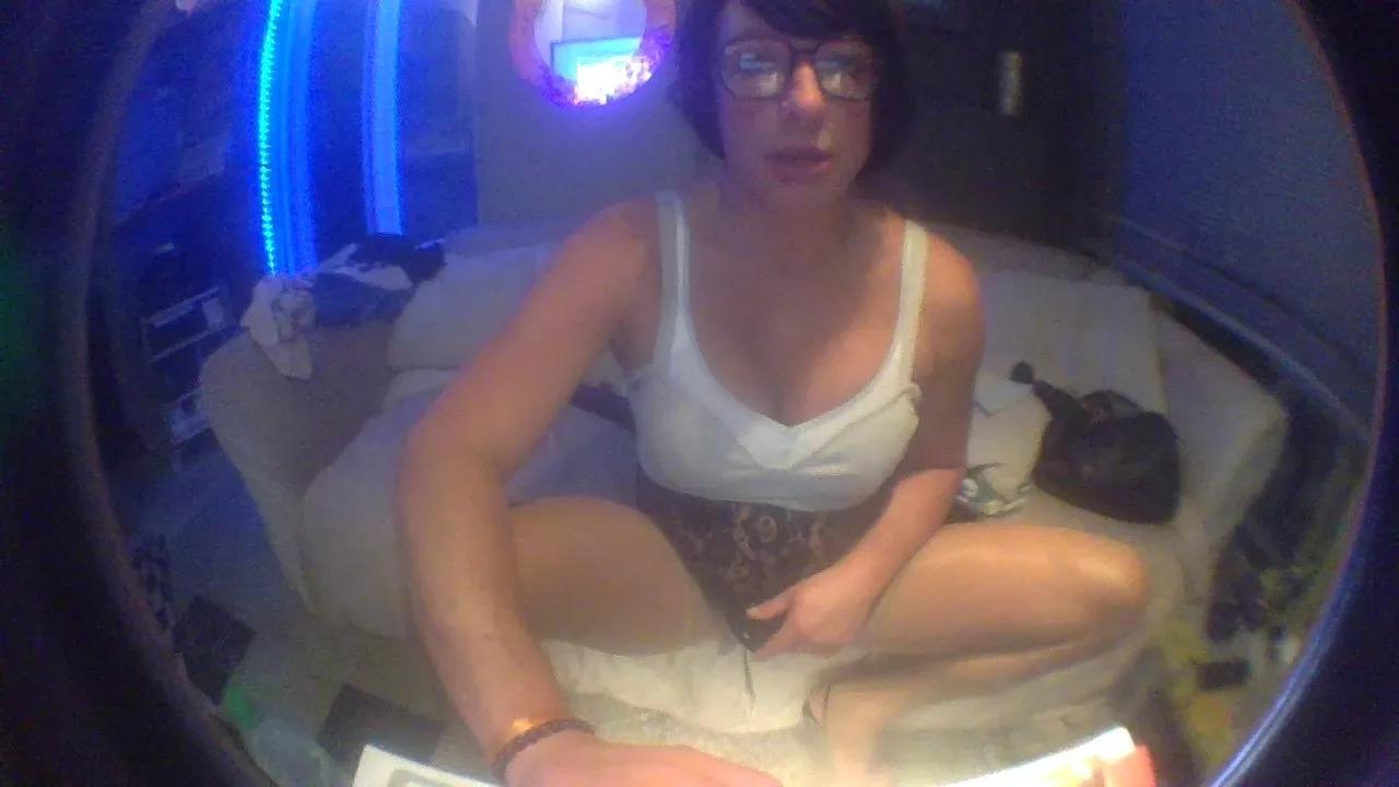 Offline SissyMathilde on Cam4