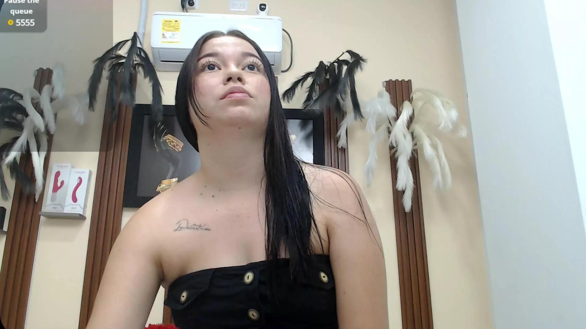 skinnymedium526 on Cam4 