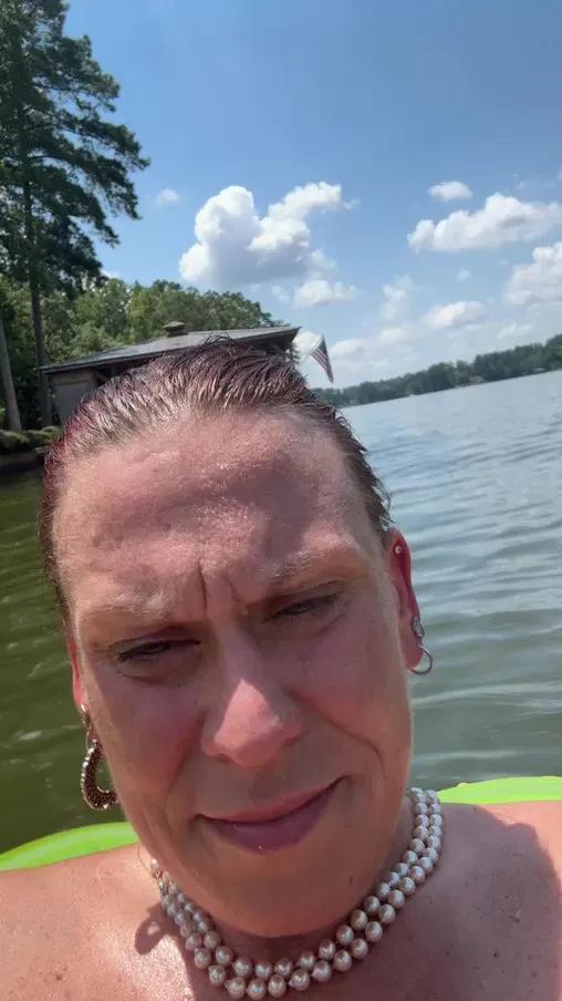 Offline Slutmeout6996 on Cam4