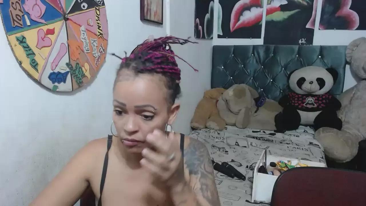 Freechat solyluna20222 on Cam4