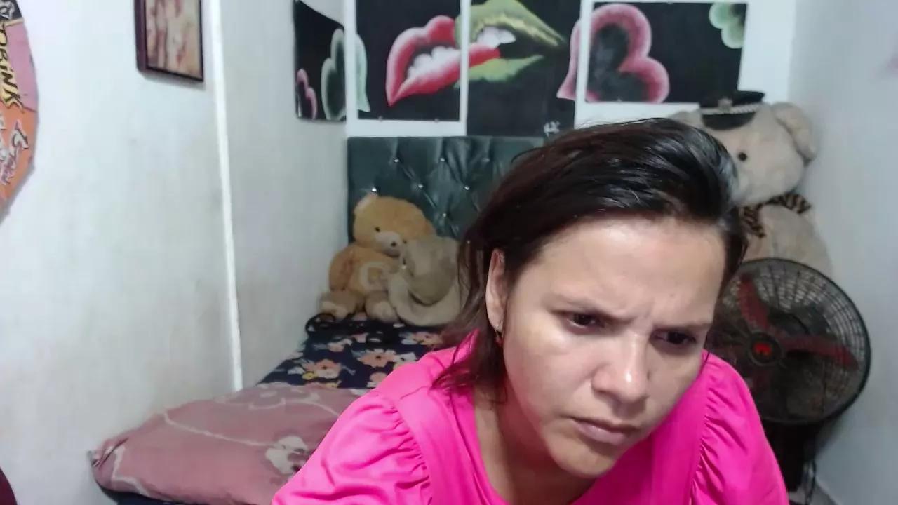 Freechat solyluna20222 on Cam4