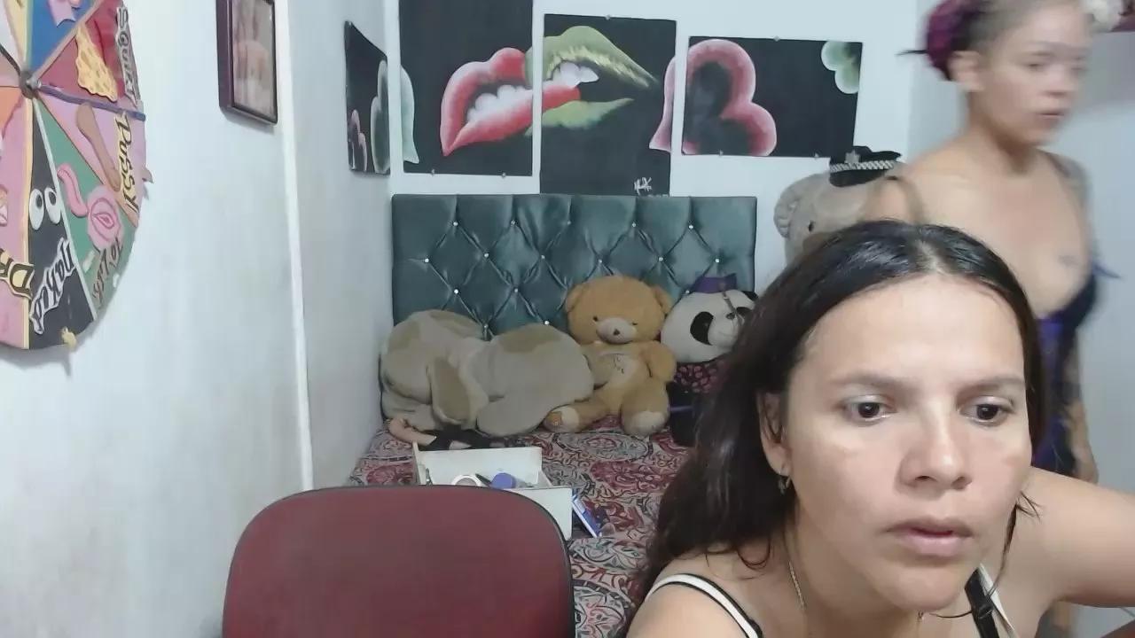 Freechat solyluna20222 on Cam4
