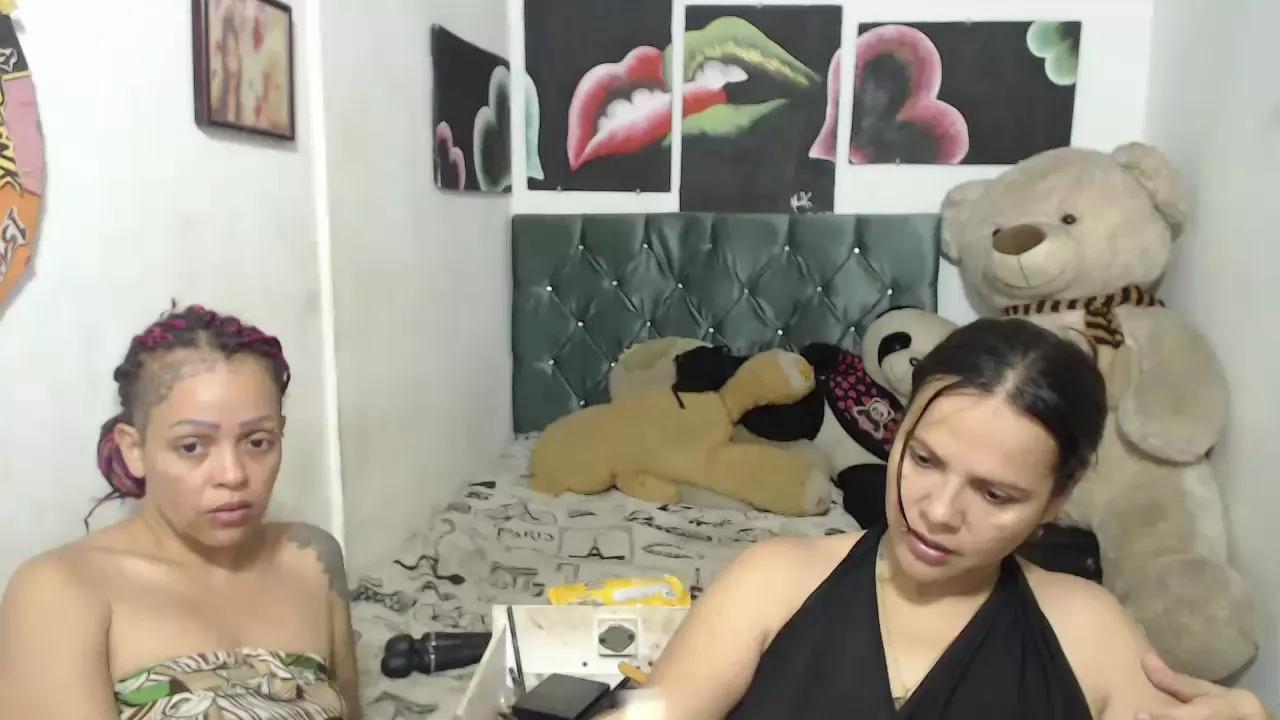 Freechat solyluna20222 on Cam4