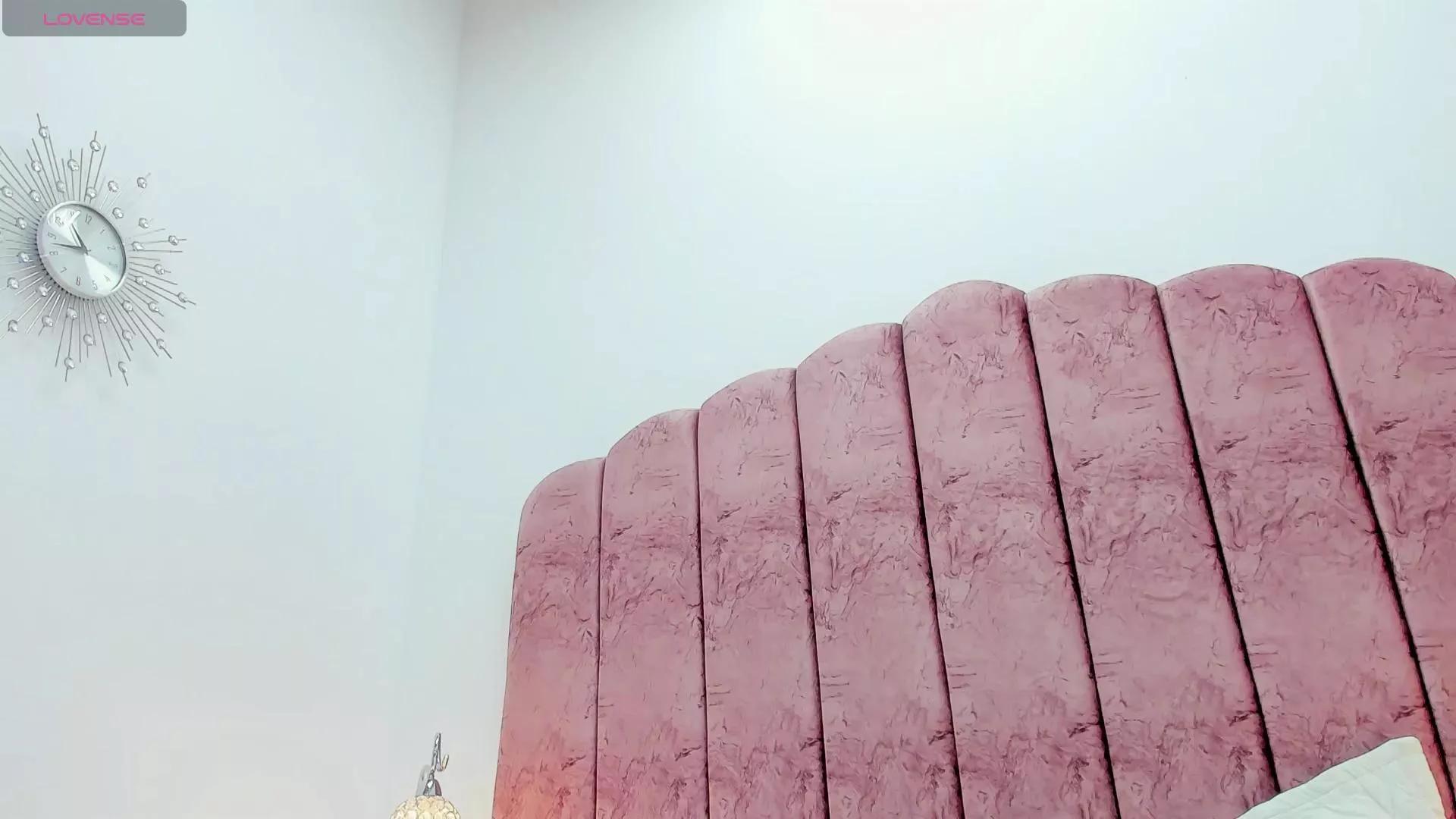 Sophiaa_Moon on Cam4 
