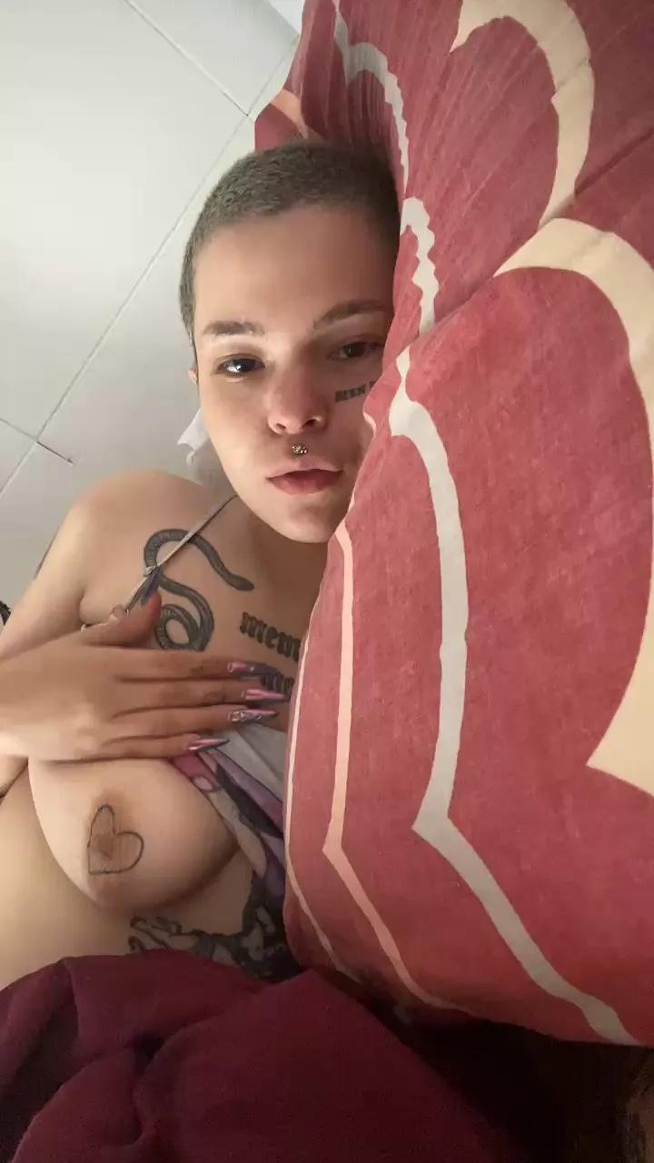 Offline Starcibaby on Cam4