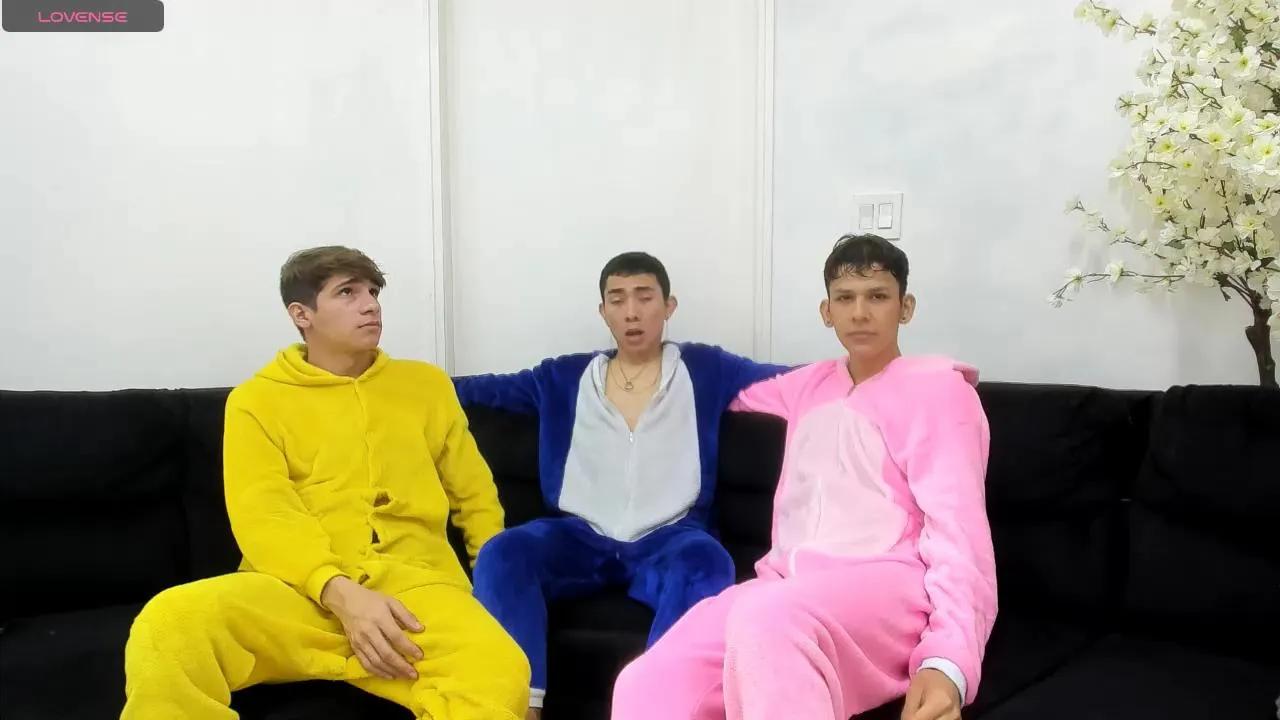 Avatar of Straww_Boys