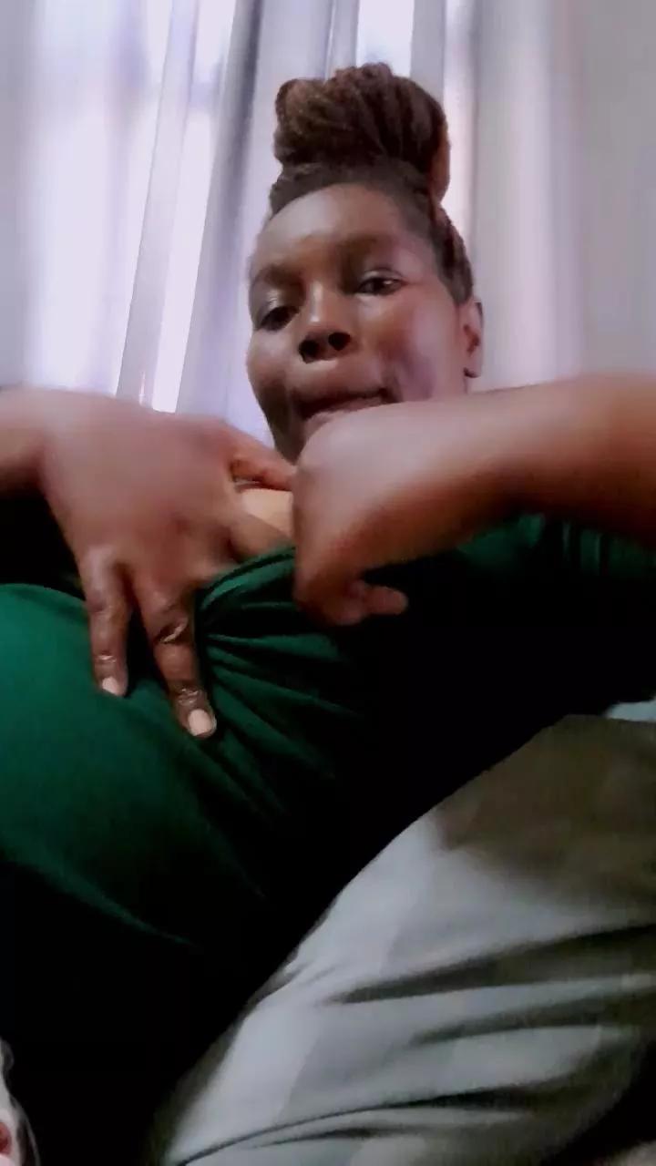 Avatar of stripqueenx2