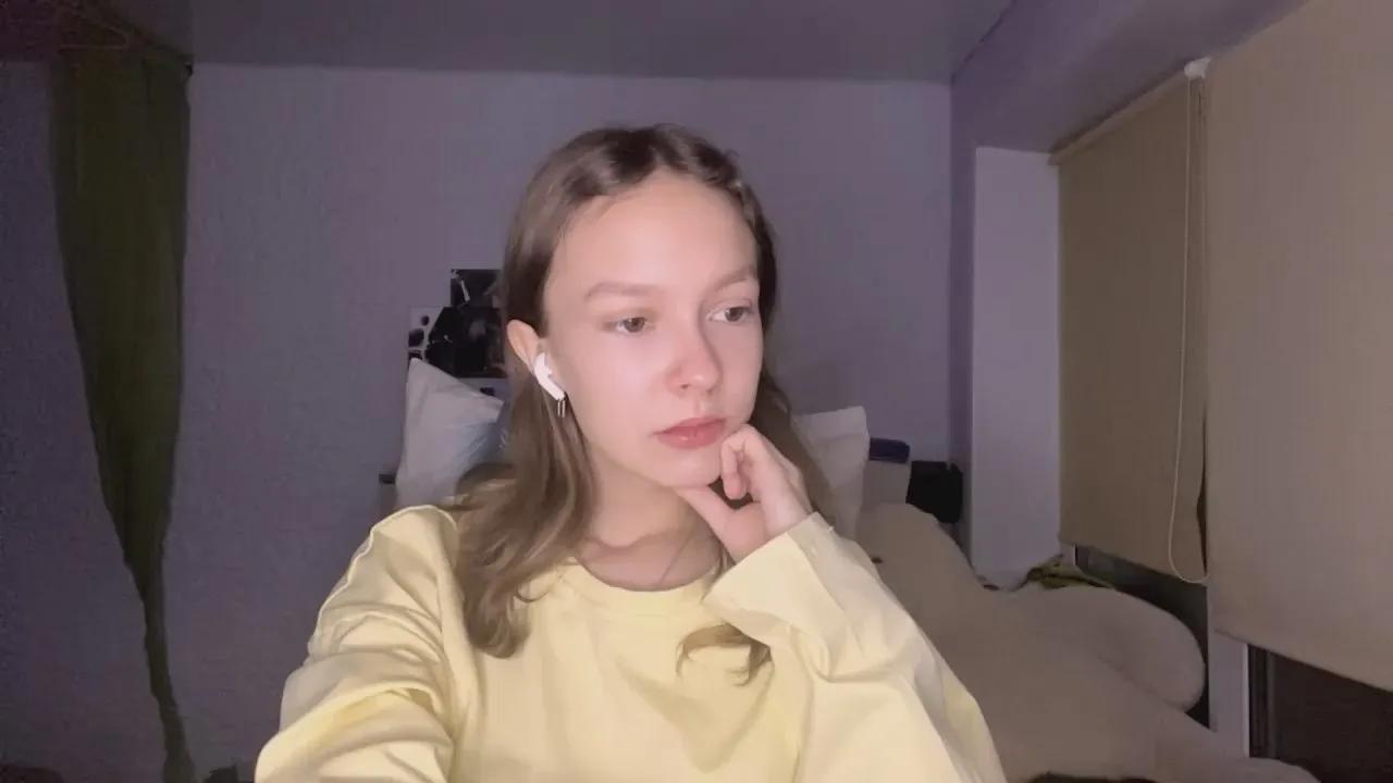 SunniThiessen — Freechat on Cam4