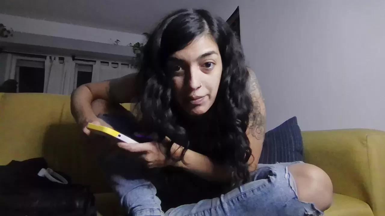 sweetdevil31 on Cam4 