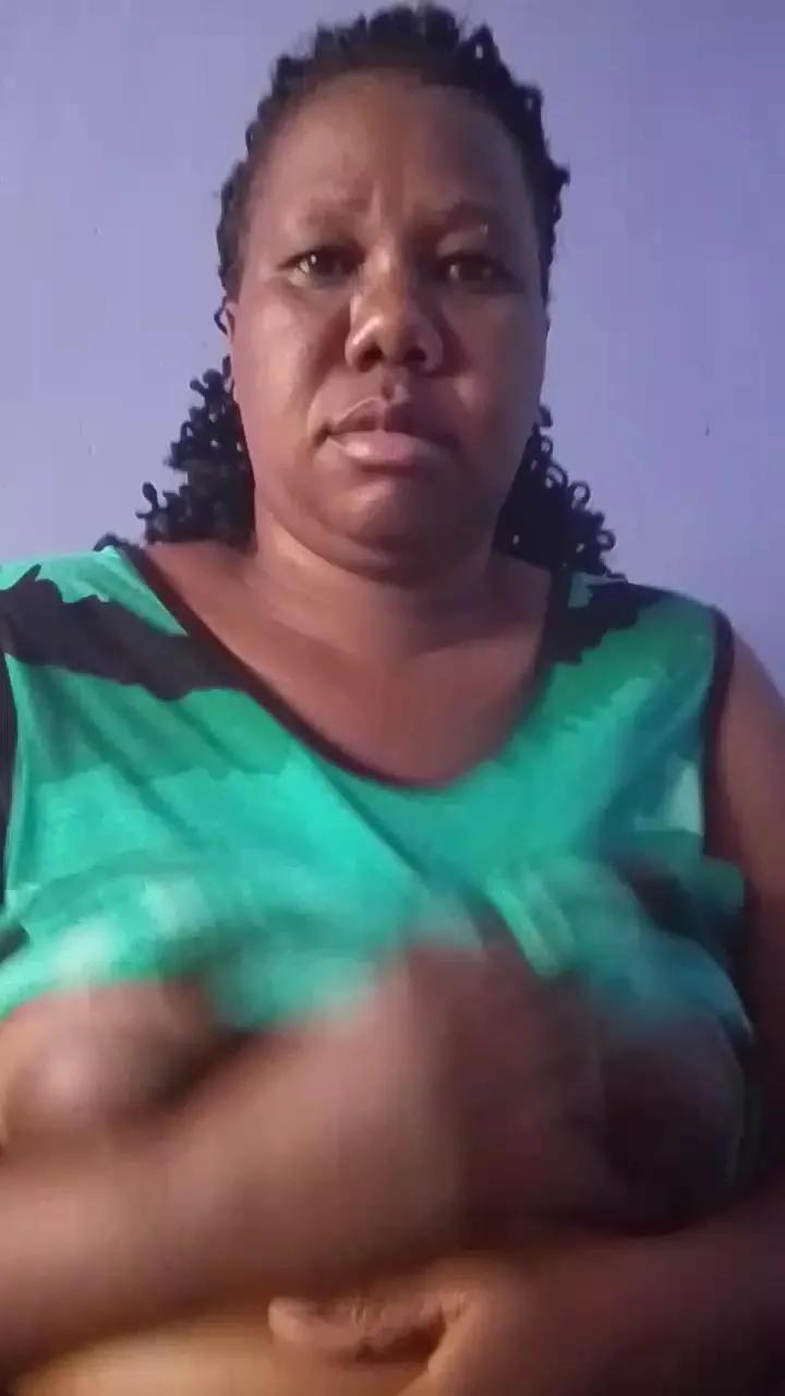 Sweetiebig — Freechat on Cam4