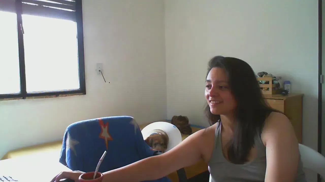 sweetredhota on Cam4 