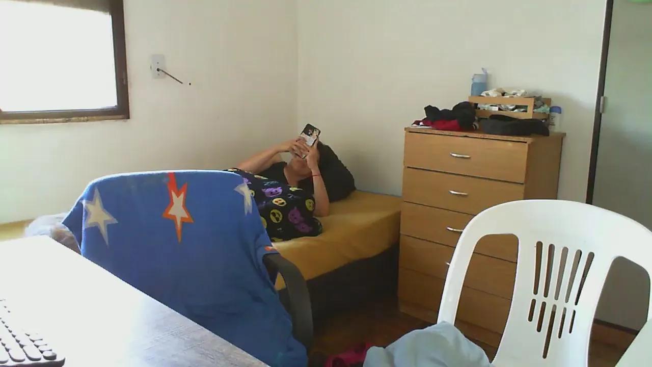 sweetredhota on Cam4 