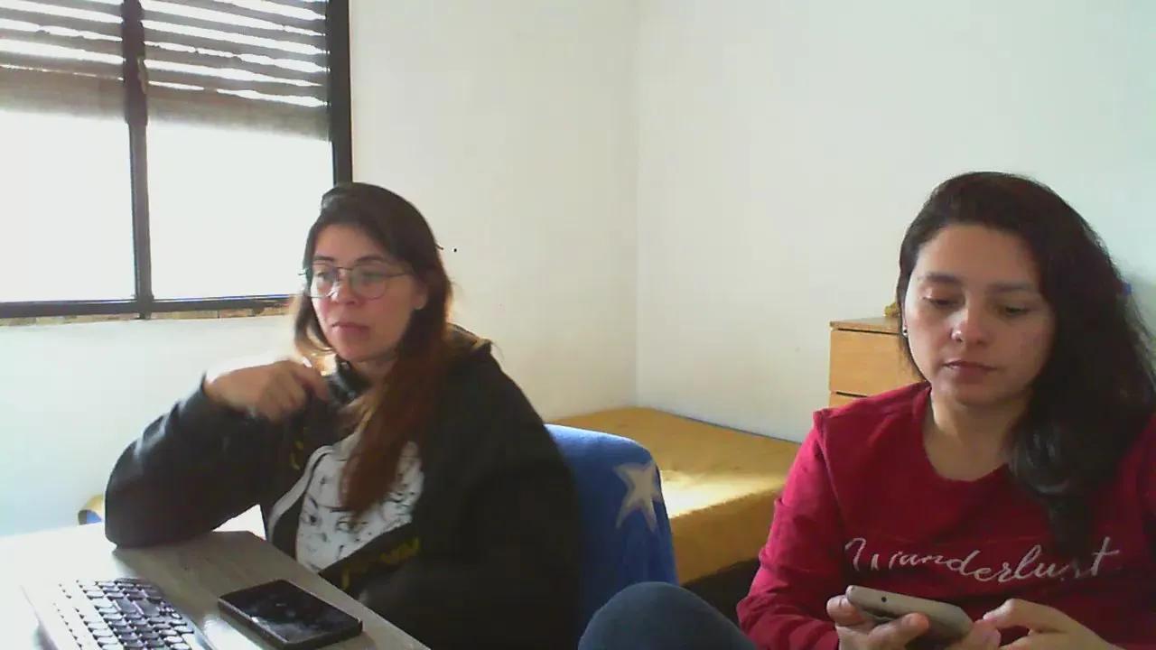 sweetredhota on Cam4 