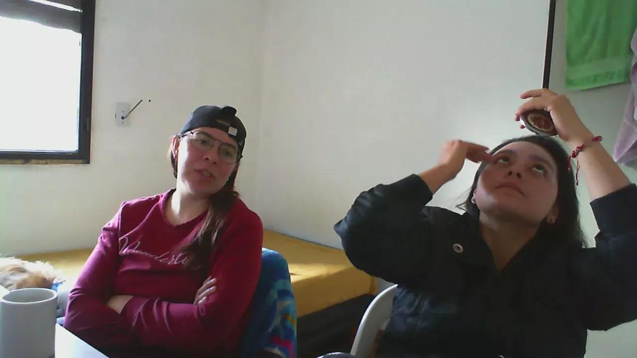 sweetredhota on Cam4 