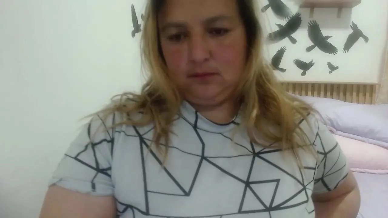 SweetRouse__ on Cam4 