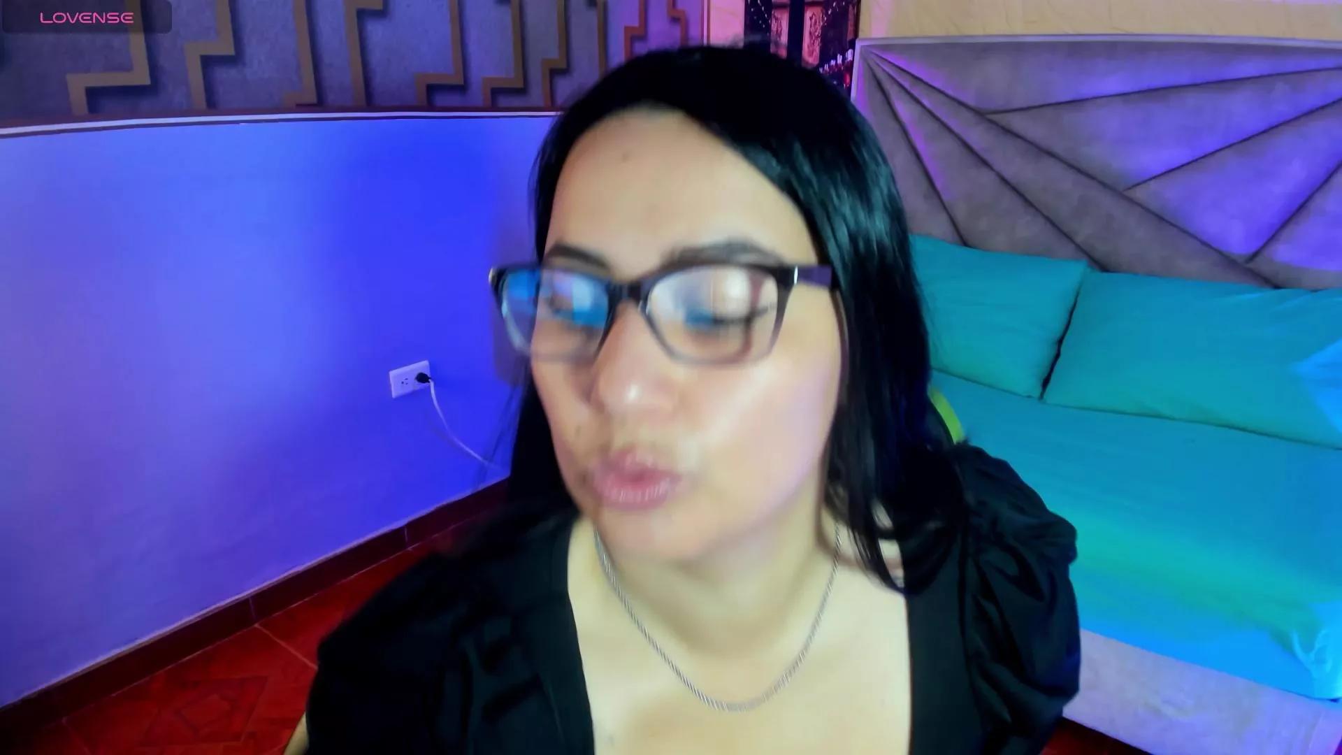 tamara_rouse1 on Cam4 
