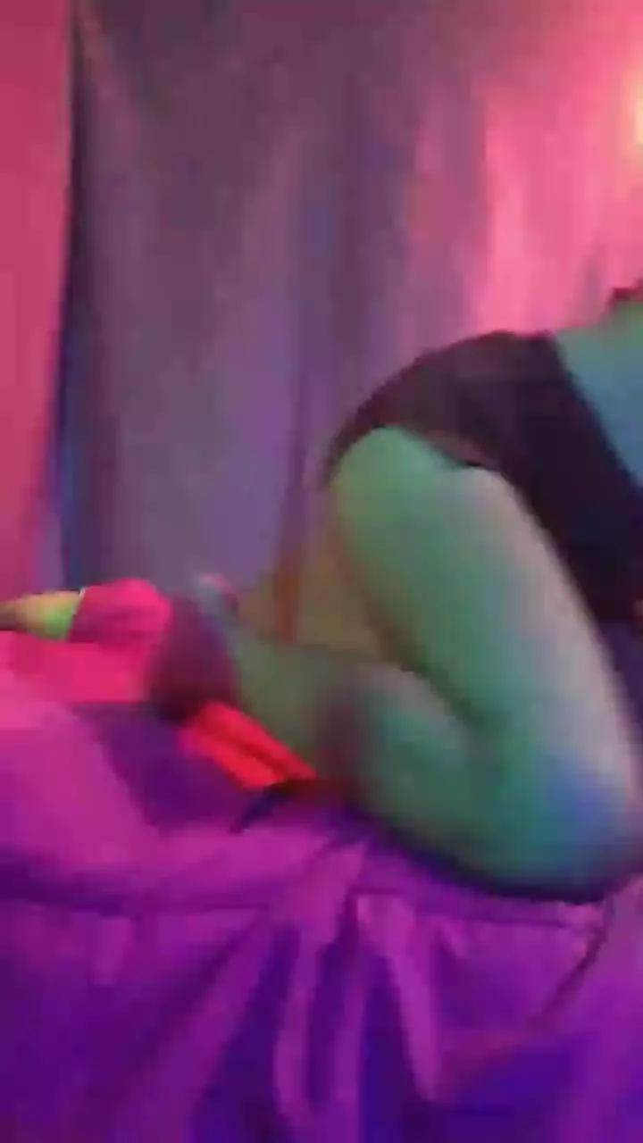 Tastybabyyy888 on Cam4 