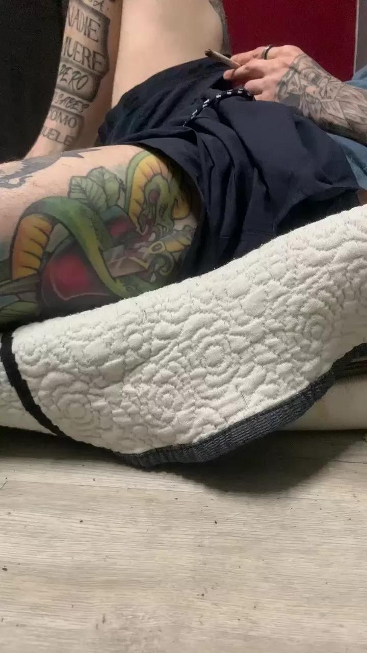 Tattooboy_19 on Cam4 
