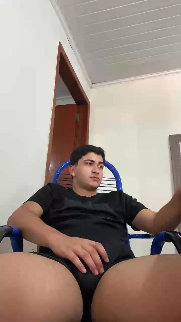 Tavinh067 on Cam4 