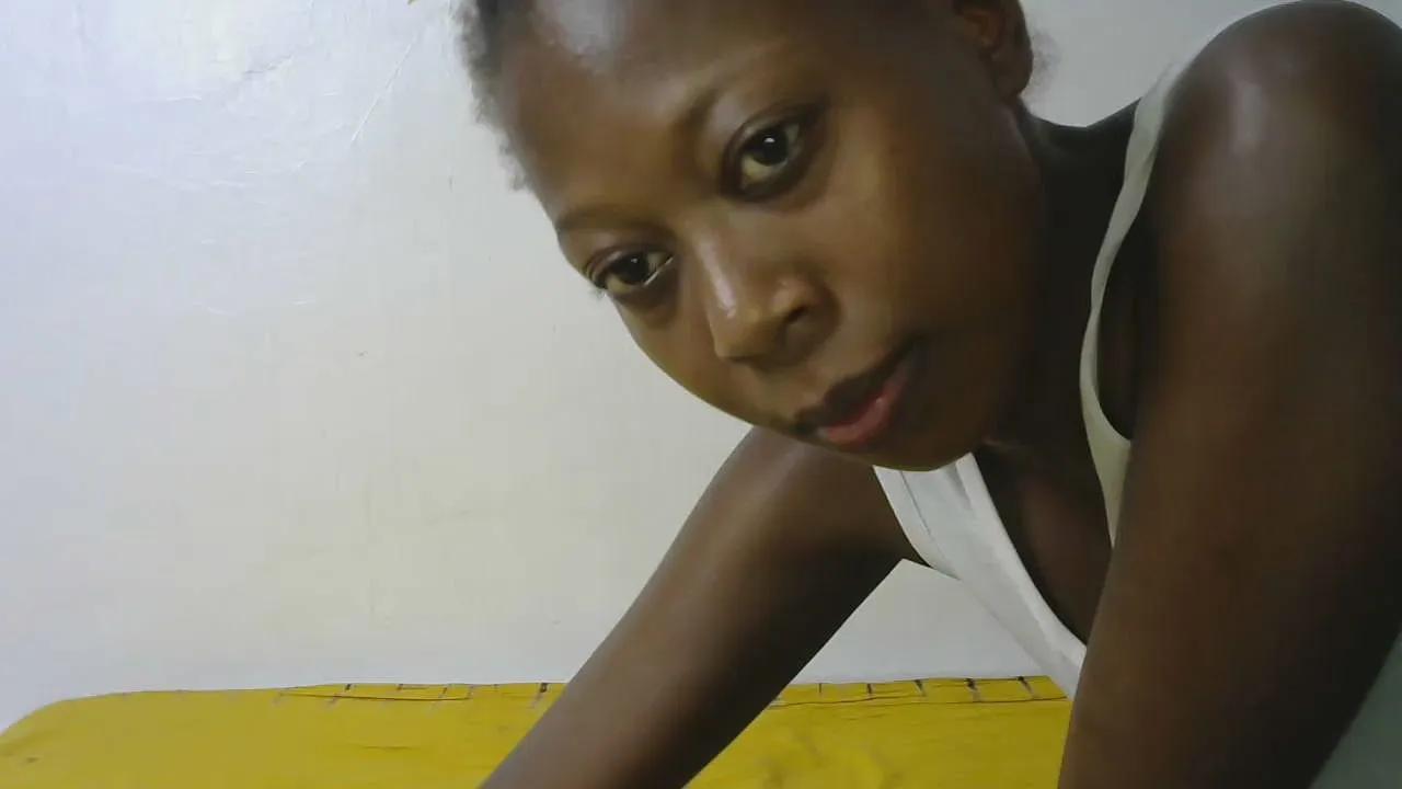 Avatar of Tee_ebony