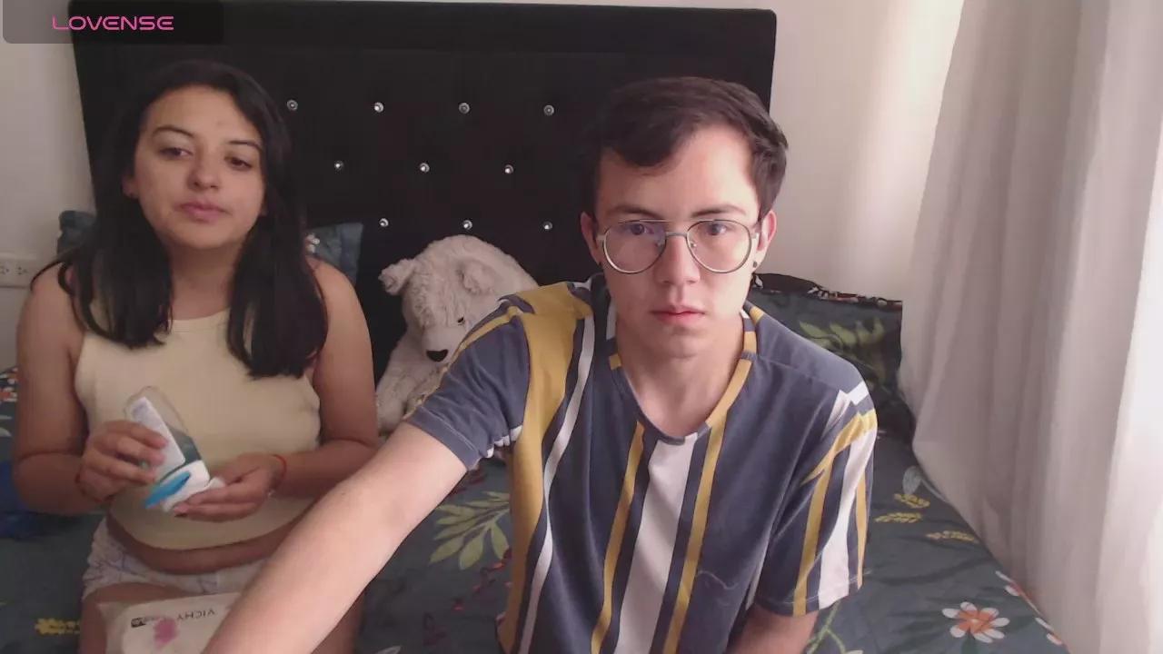 TinaNCharlie on Cam4 