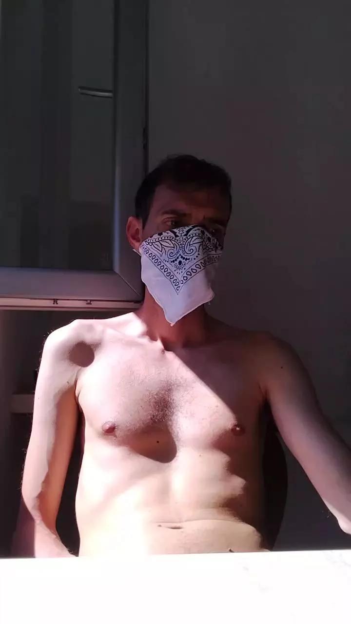 Offline Tom_ita1 on Cam4