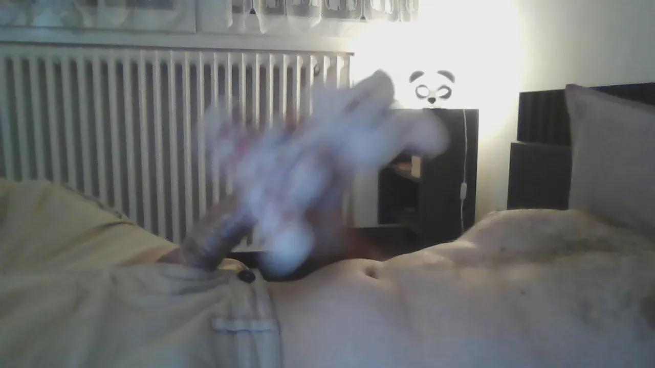 Offline triPPytriCKy on Cam4