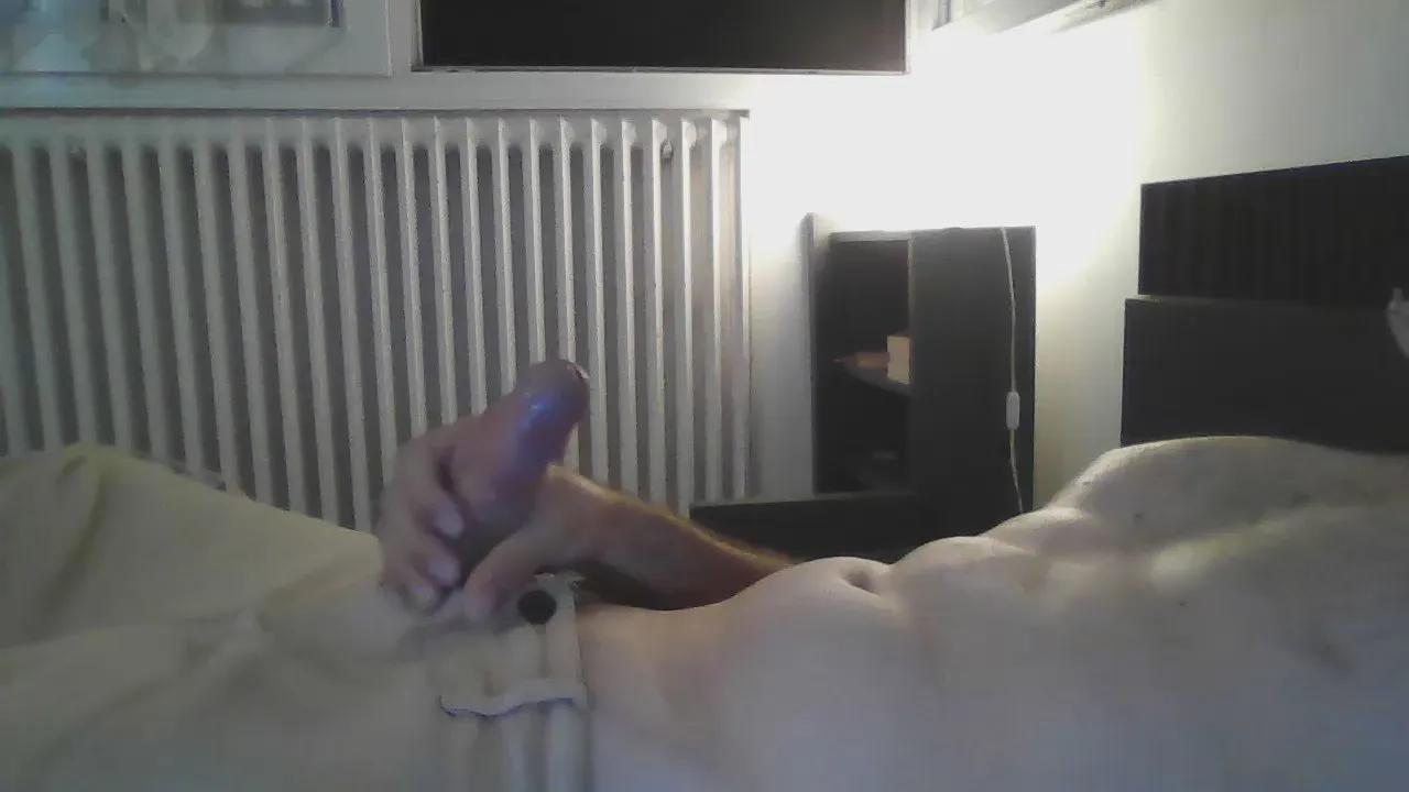 Offline triPPytriCKy on Cam4
