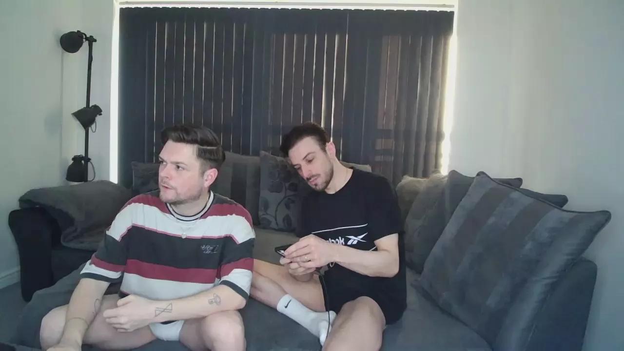 TwoTwinkHusband on Cam4 